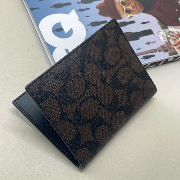(New+Tag) Coach passport wallet case ‘rare’ limited edition (unisex) - Picture 11 of 12